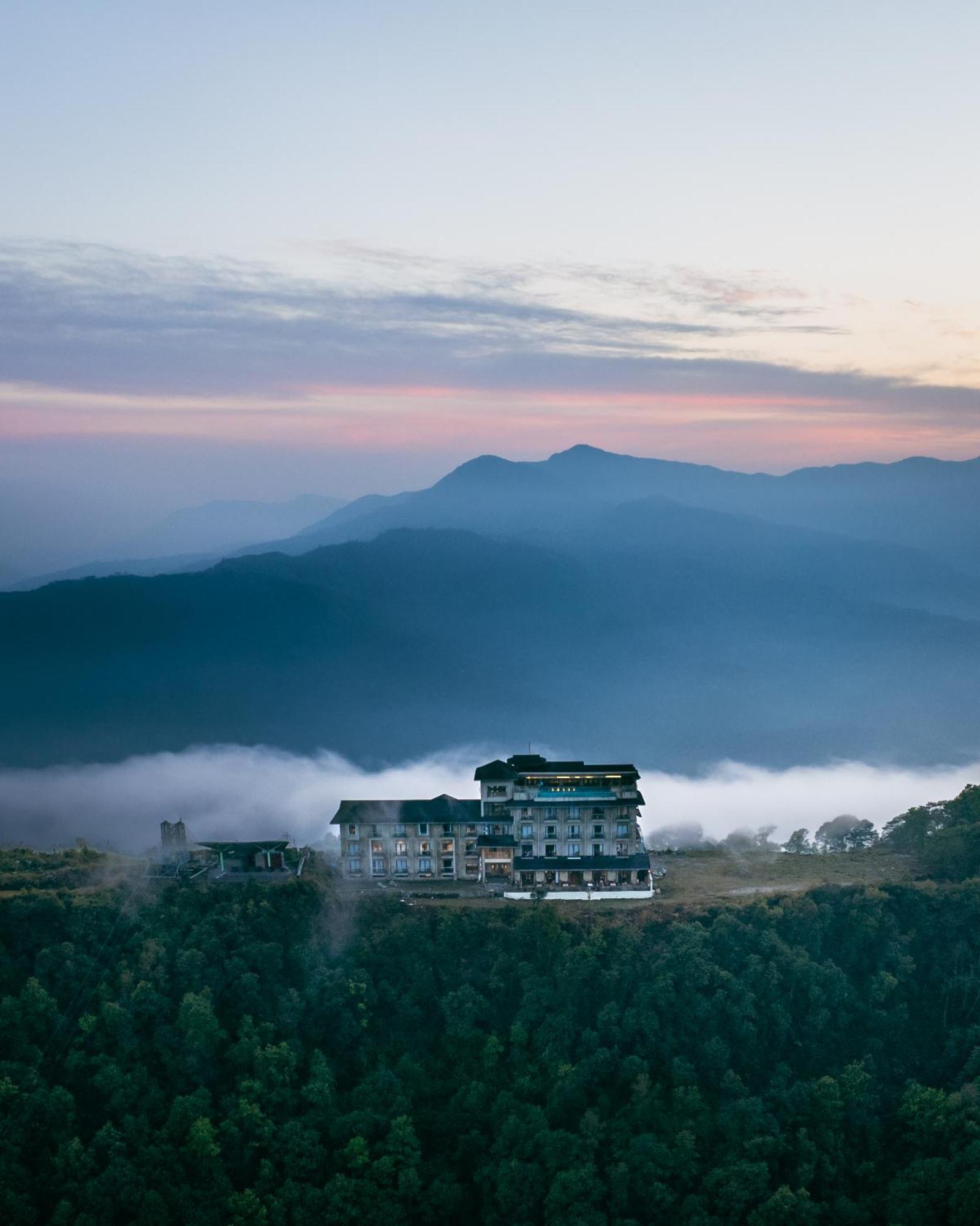 Sarangkot Mountain Lodge Pokhara Bagian luar foto