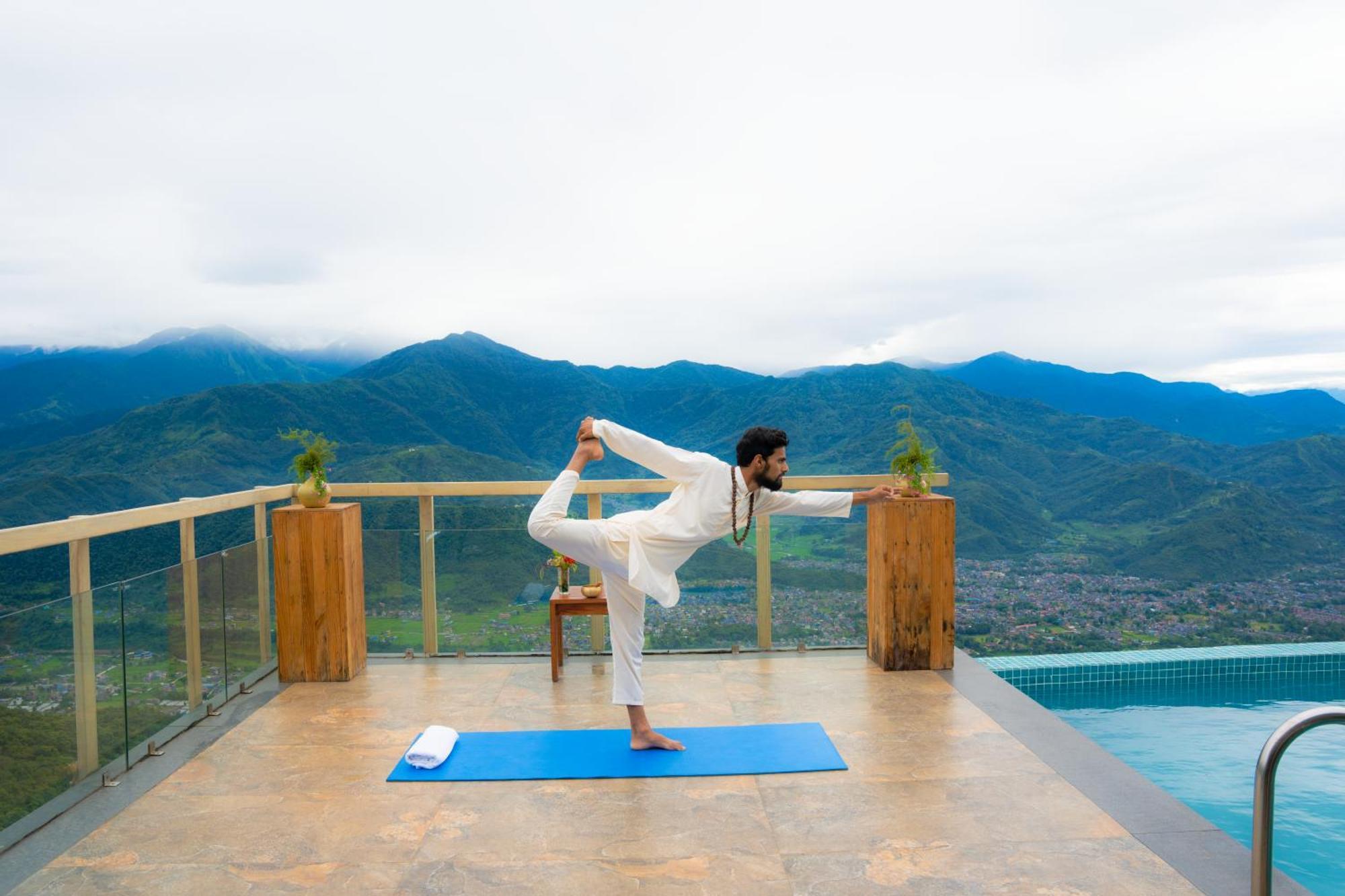 Sarangkot Mountain Lodge Pokhara Bagian luar foto